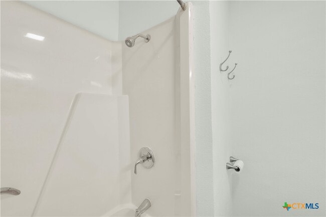 Building Photo - 513 Red River Rd