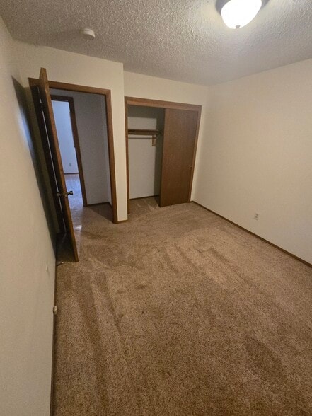 Building Photo - 7008 Ashwood Lane
