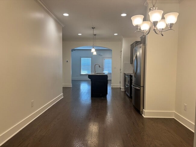 Building Photo - Beautiful 3BR Townhome in Franklin