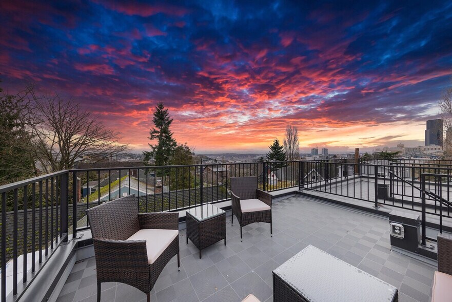 Building Photo - 305 18th Ave