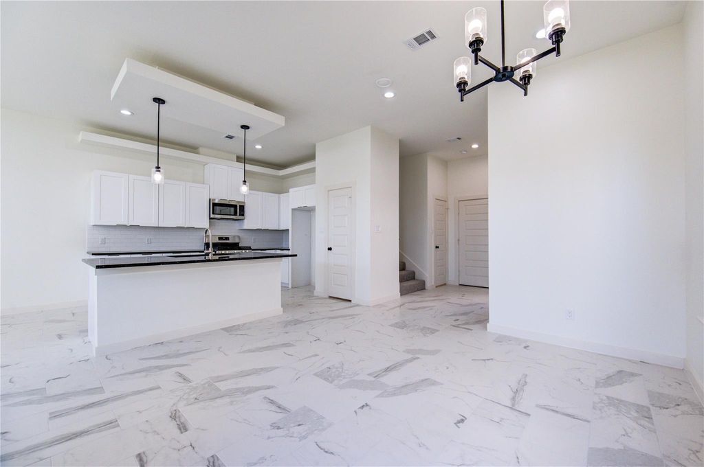 Building Photo - 2919 El Fenice Ln