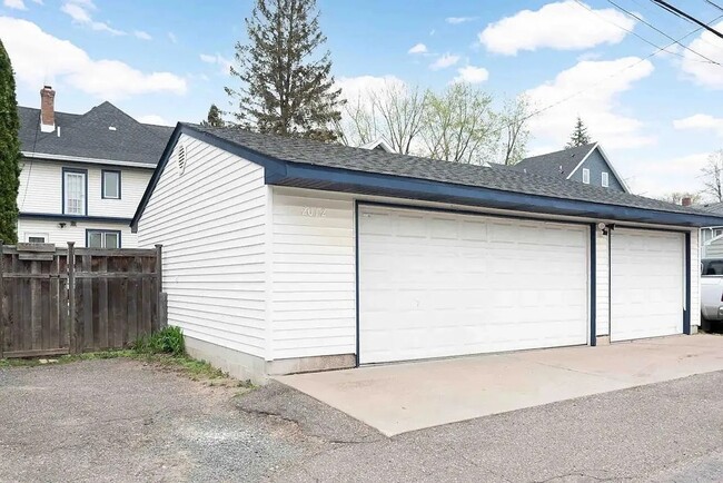 Building Photo - Rare, beautifully updated selby ave house ...