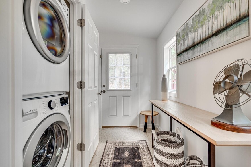 Building Photo - 241 Wildcat Dr