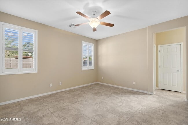 Building Photo - 2820 E Detroit St