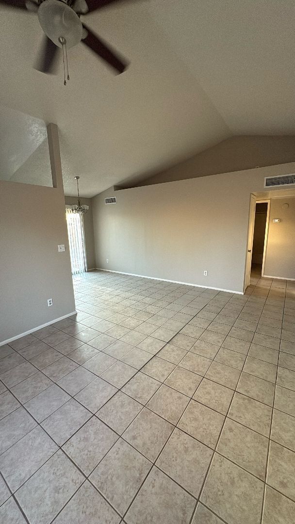 Building Photo - 1664 S Robin Ln