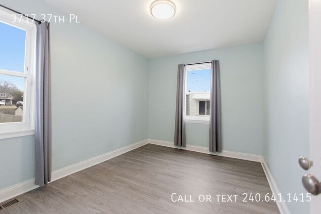 Building Photo - 3717 37th Pl