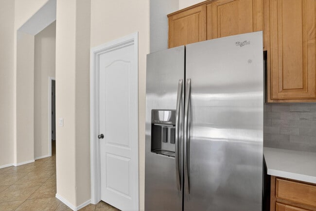 Building Photo - 18711 E Raven Dr