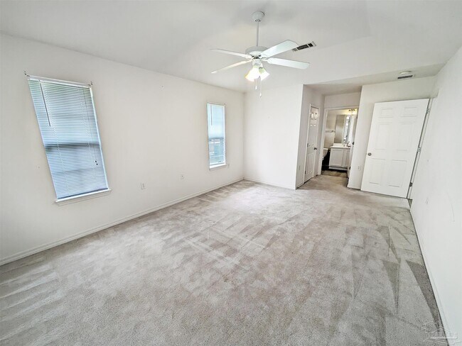 Building Photo - 5915 Bilek Dr