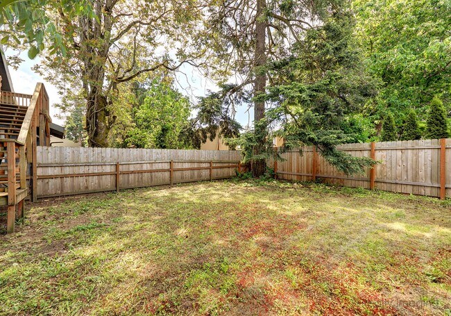 Building Photo - 6015-6017 SE 99th Ave