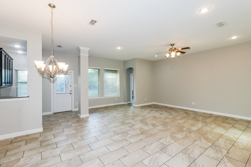 Building Photo - 415 Rocky Briar Ct