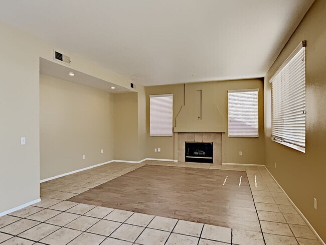 Building Photo - 16971 El Agua Dr