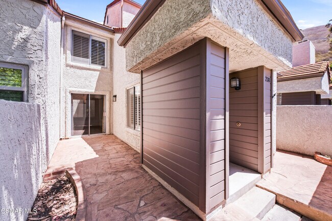 Building Photo - 238 Via Colinas