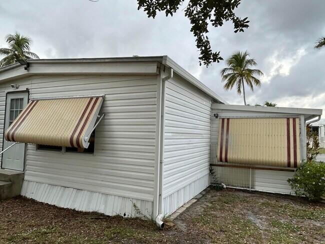 Building Photo - 12375 S Military Trl