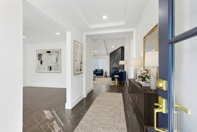 Building Photo - 2410 Del Norte St