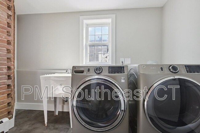 Building Photo - 9 Haigh Ave