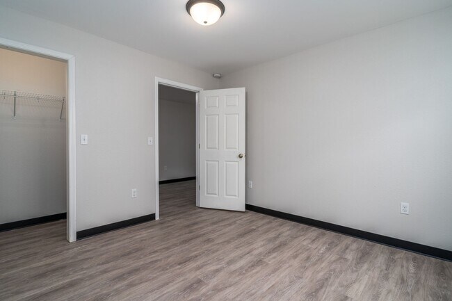 Building Photo - 4 Bedroom, 3 Bathroom Single Family Home