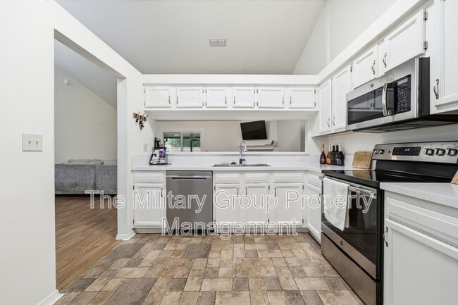 Building Photo - 1261 Cutlass Rd