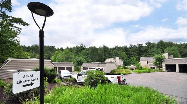 Building Photo - 54 Library Ln