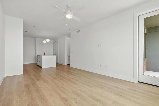 Building Photo - 1701 Simond Ave Ave