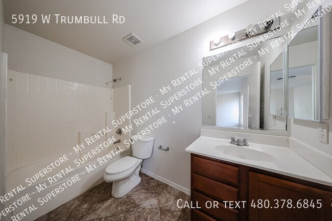 Building Photo - 5919 W Trumbull Rd