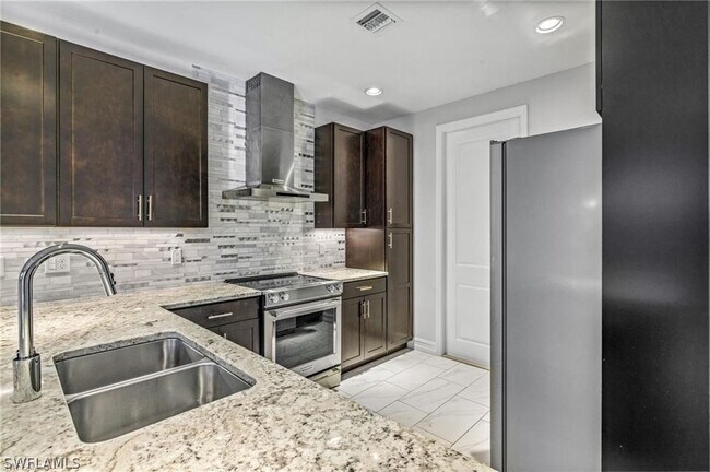 Building Photo - 7841 Bristol Cir