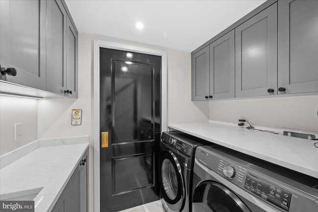 Building Photo - 1524 Swann St NW