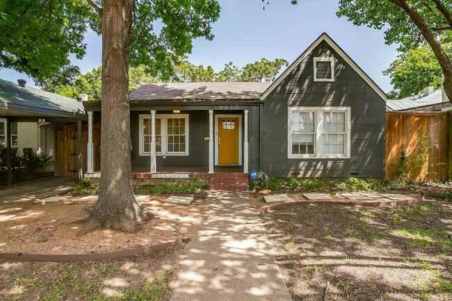 Primary Photo - Arlington Heights Bungalow