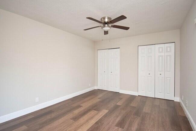 Building Photo - 4240 Village B Dr