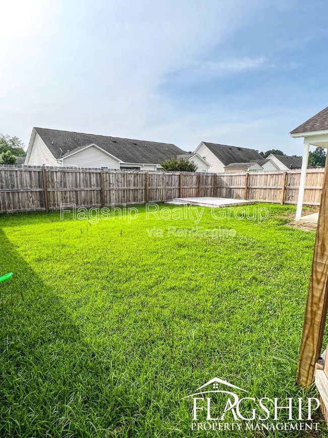 Building Photo - 2313 Sadler Dr