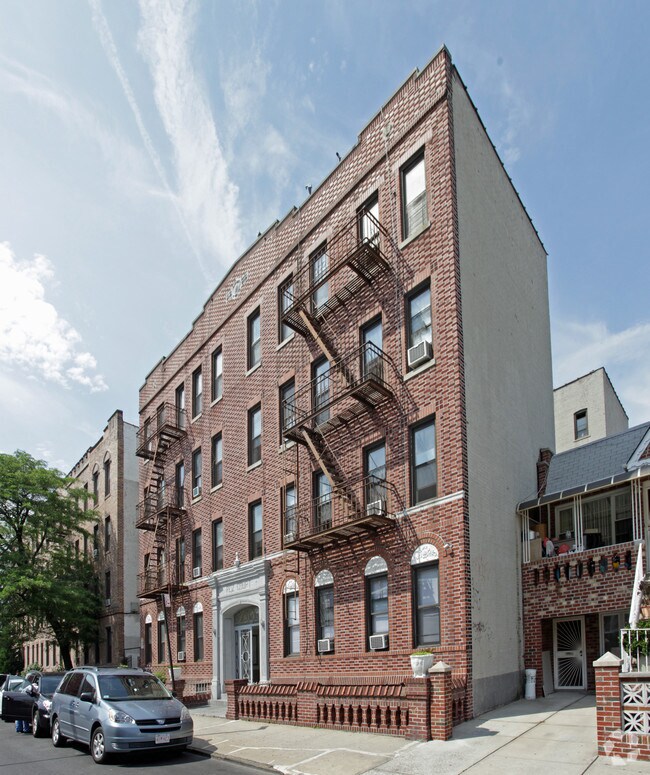 Building Photo - Rez Court