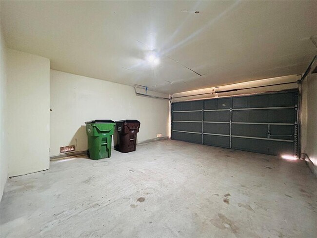 Building Photo - 3639 Bass Loop