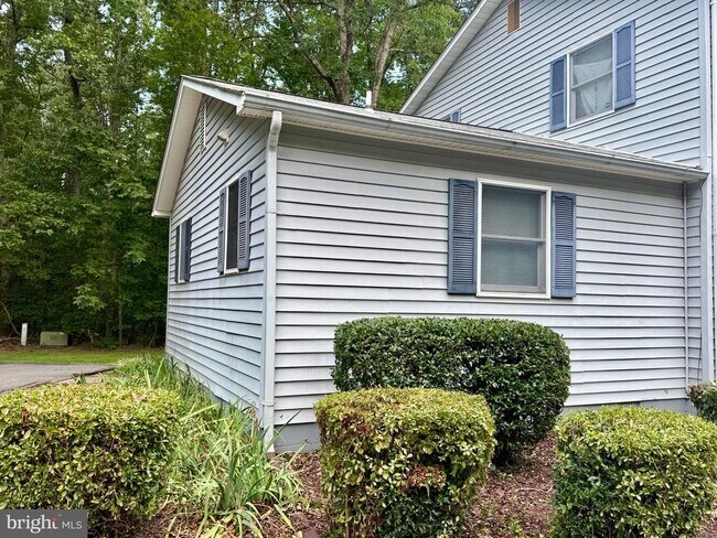 Building Photo - 23970 Maypole Rd
