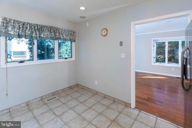 Building Photo - 11 Lexington Ct