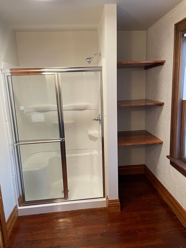 Building Photo - 204 E 3rd St