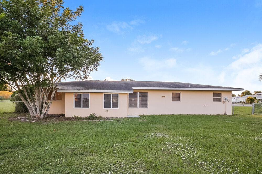 Building Photo - 115 Daleview Ave