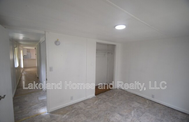 Building Photo - 3306 Peachtree Hill Rd