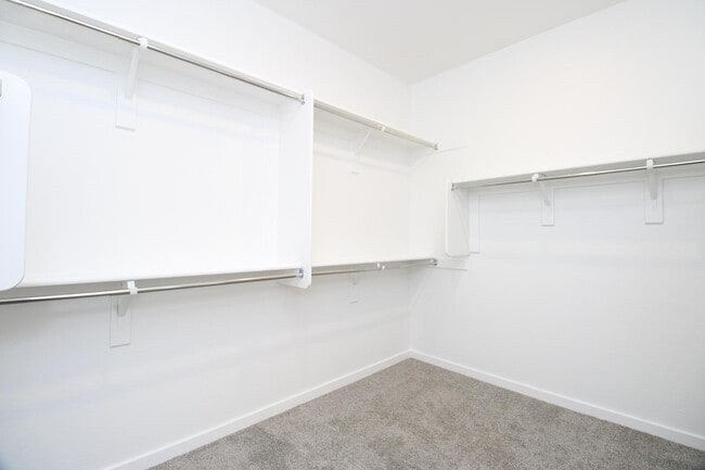 Building Photo - 16067 W El Cortez Pl