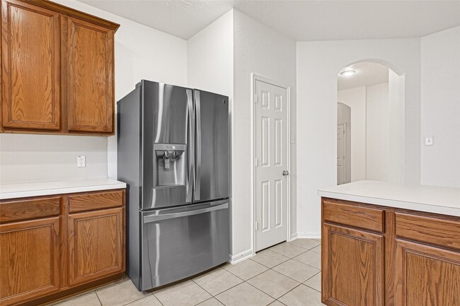 Building Photo - 12902 Pecan Shores Dr