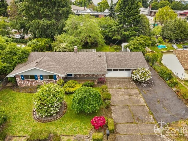 Building Photo - 6509 Louisiana Dr
