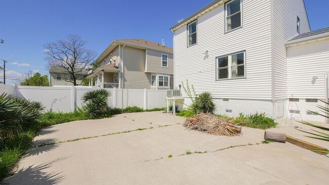 Building Photo - 128 N Rhode Island Ave