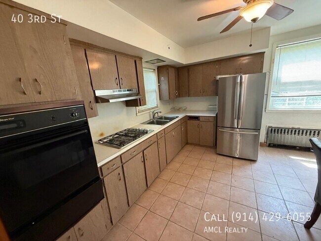 Building Photo - 40 3rd St