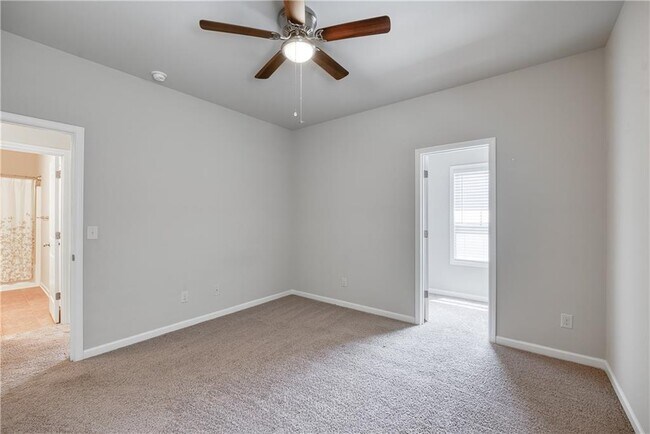 Building Photo - 5216 Apple Grove Rd NE