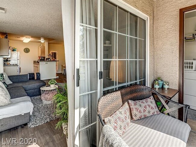 Building Photo - 2200 S Fort Apache Rd