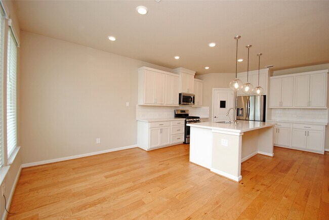 Building Photo - 8326 Oakland Hts Ln