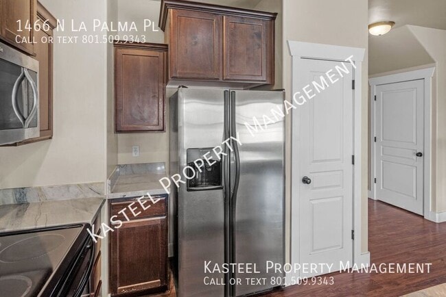 Building Photo - 1466 La Palma Pl