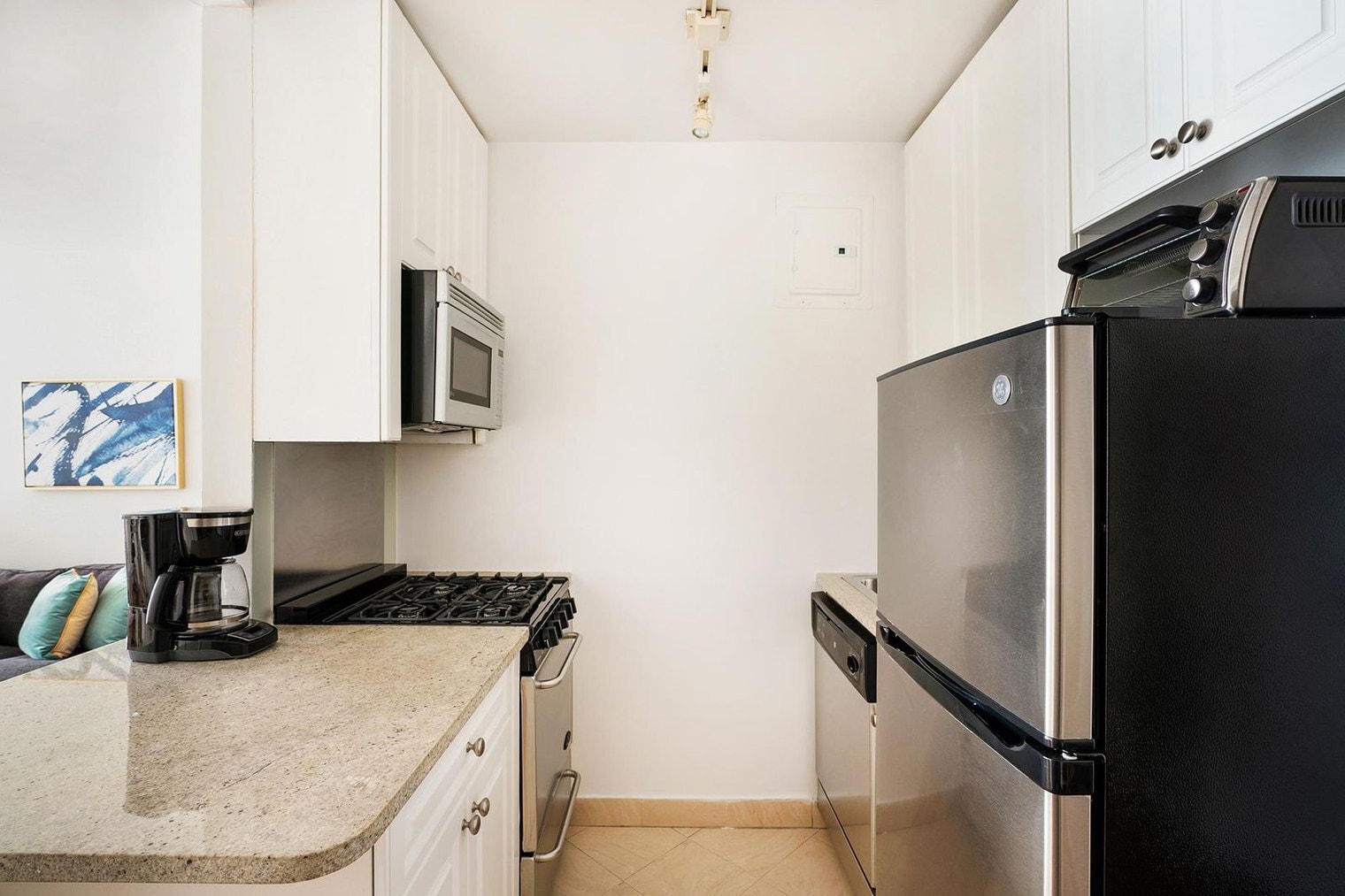 Building Photo - 500 E 62nd St