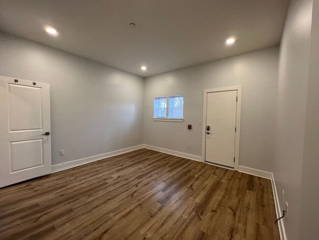 Building Photo - 4242 W Girard Ave