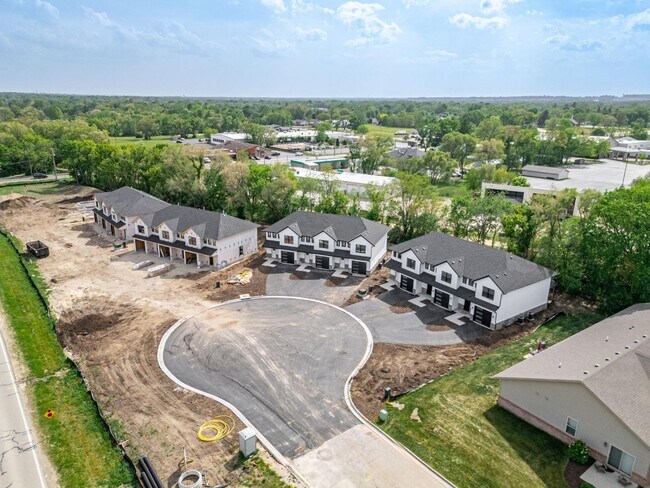 Building Photo - 11586 Willowbrook Rd