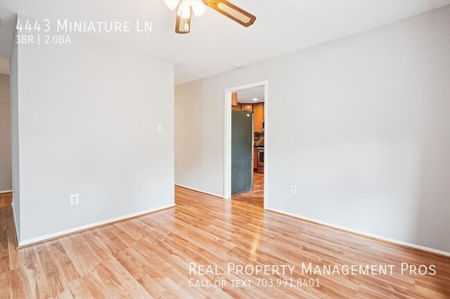 Building Photo - 4443 Miniature Ln