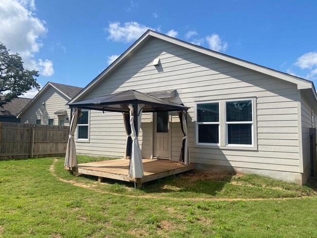 Building Photo - 4 BR /2 BA - 1667 SF Home in Hidden Trails...